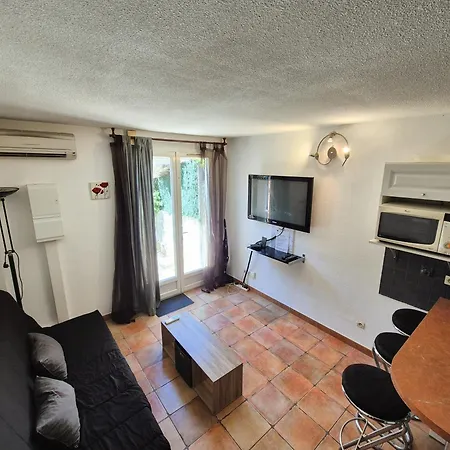 Apartment T2 Duplex Dans Securisee, Parking Prive, Piscine, Climatisation, Internet
