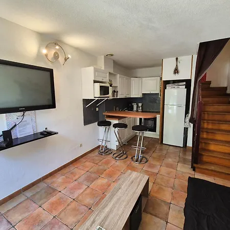 T2 Duplex Dans Securisee, Parking Prive, Piscine, Climatisation, Internet * لا سين سور مير
